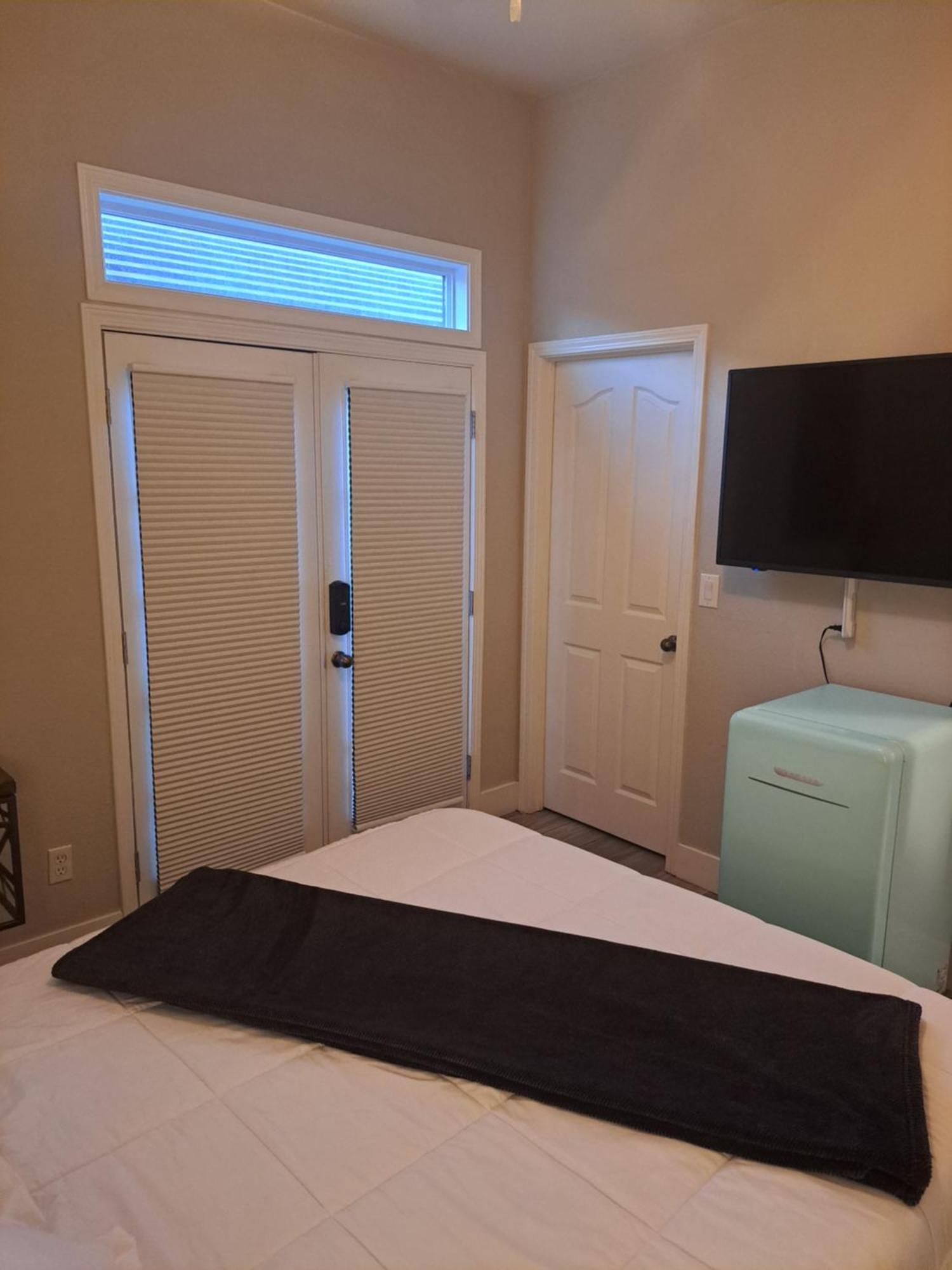 In Law Unit, 2 Bedroom Suite Розвилл Экстерьер фото